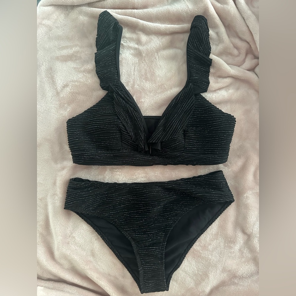 SHEIN Black Ruffled Ribbed Bikini Set